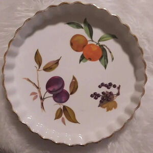 Royal Worcester Eversham White Gold Fruit Quiche Plate Dish 8 3/4 Inch Porcelain